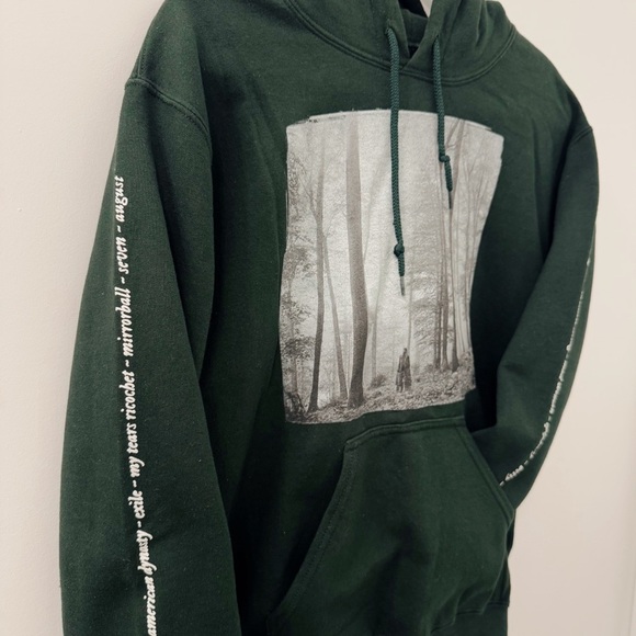 Taylor Swift "In the Trees" Folklore green hoodie size small - Picture 6 of 9